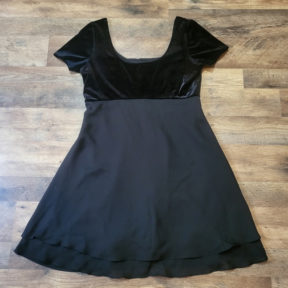 Vintage JS Collections Fit & Flare Velvet Flow Dress Size 10 - Picture 1 of 6